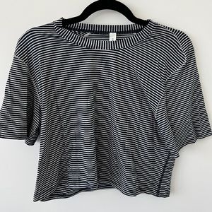 Lululemon cropped striped crew neck t shirt, size 12